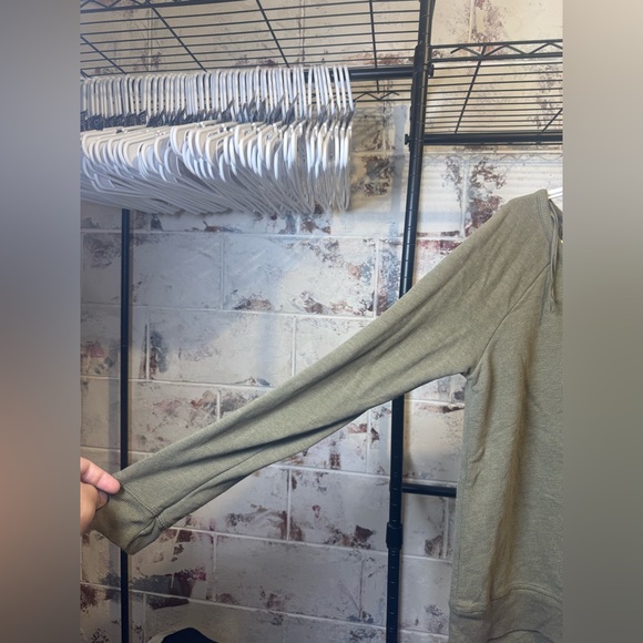 American Eagle Outfitters Olive Fringe Pullover Sweater Women’s Size S - Picture 3 of 5